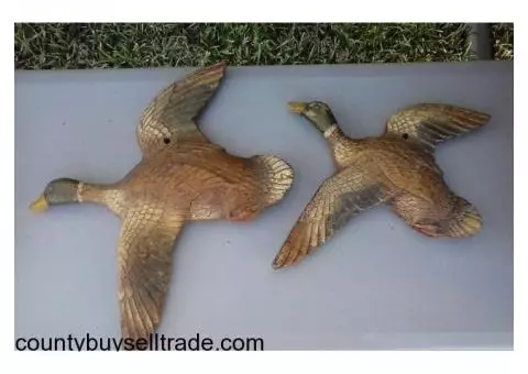 Pair of 8 inch wood carved mallord ducks